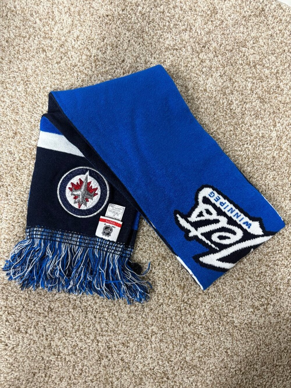 NEW! NHL Licensed Winnipeg Jets Youth Scarf - OS